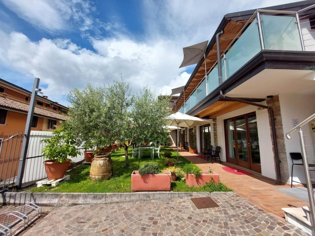 Pizzocolo Resort Fasano 加尔多内-里维耶拉 外观 照片